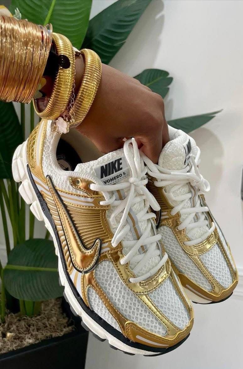 Nike vomero 5 Gold